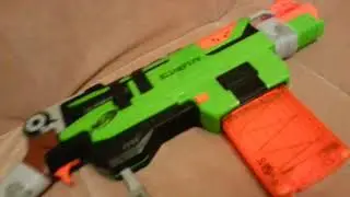 Разбираем бластер нерф zombie strike SlingFire.