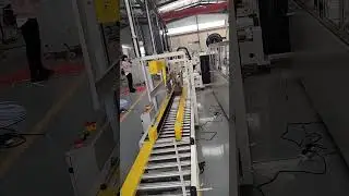Semi automatic carton top sealing machine with flap folder