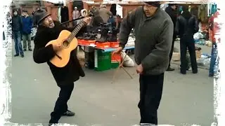 Талантливые бомжи ★ Поют и играют на гитаре ►)