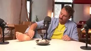 Натерли п'ятки часником