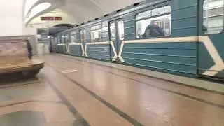 81-717.5 0170 УНИКАЛЬНЫЙ ВАГОН + ВЫЕЗД ВАГОНА 0284 С УНИКАЛЬНЫМ 81-717.5 10144