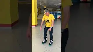 Учимся ехать спиной вперёд на роликах