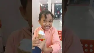yasalam aunty mau eskrim Shareen 😅, #shorts #fyp #shortsvideo #trending #eskrim #icecream #shareen