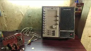Meridian 210 (1979) - gold and KM in the radio receiver.