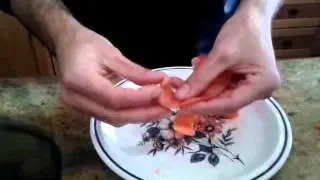 Recetas de cocina: cómo hacer un flor con la monda o cáscara de un tomate