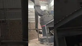 Quartz stone production process and mill equipment