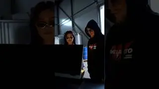 Что это там в чемодане? А ты уже купил Валеру? 