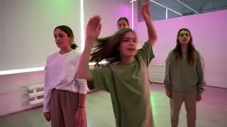 CONTEMPORARY w ARINAIUPOVA