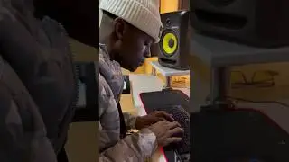 Justin99 making a beat 