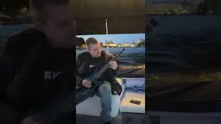 Наконец получилось подключить гитару к громкой аудиосистеме. Первые тесты  в катере @lousound_spb