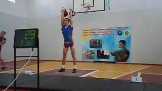 Яковлев Евгений (Россия) ВК до 68 кг,толчок 2х32 кг 79 раз.