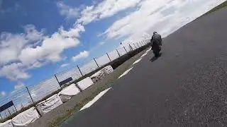Following Peter Doc ZXR400's Mondello Park