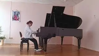 И. С. Бах " Куранта" из французской сюиты до минор, Н. В. Дремлюга " Лирическая песня "