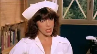 Nadia Cassini e Lino Banfi divertente scena