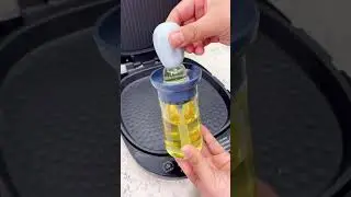 分享一下，婚后年，老公每个月给我万块，让我当个全职宝妈，接送娃娃，买菜做饭，打扫卫生，端洗脚水，你们觉着我愿意吗？婚后生活全职宝妈
