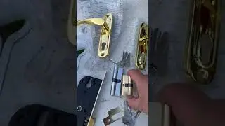 Как поставить замок в дверь