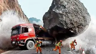 Dangerous Idiots Fastest Truck and Heavy Equipment Fails