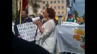 2012.05.19 Nijolė Oželytė kalba Klaipėdoje, Atgimimo aikštėje