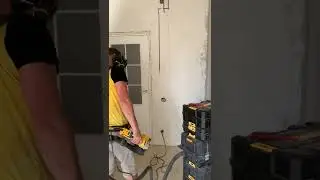 Угловая шлифмашина DeWALT DWE4357 ø125mm в работе с 2019 г