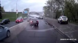 14.04.2016. Киев. ДТП перед мостом Метро