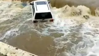 Видео как сносит машину в Смоляниново. 24.08.2019