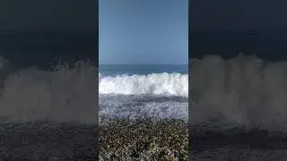 Море сегодня опять штормит🌊🌊🌊 Адлер 04.10.2023