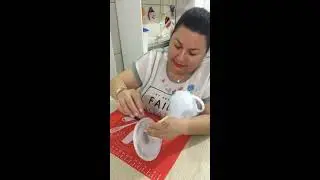 Bate papo mostrando como faz o suporte do bolo da xícara