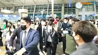 ENHYPEN ENTERING THE AIRPORT (Part 2)😍 Have a safe flight boys ✈️!! ✨💛😭 #enhypen #engene #KPOPFLEX