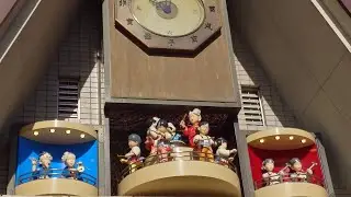 [からくり時計]勝山市図書館からくり時計 10:00