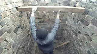 Септик (выгребная яма) из шамотного кирпича. Строю самодельным краном