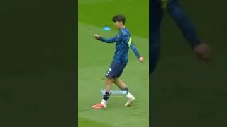 Tottenham Hotspur Warm-ups Before Match