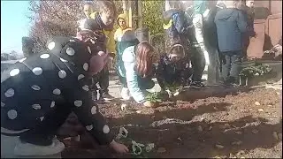 GRĂDINARI PENTRU O ZI, LA DUS