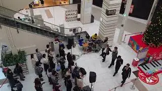 イオンモール熱田で歌ってる人