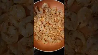 Easy Keto Dinner (15 MINUTE SAUTÉED SHRIMP)