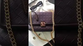Сумка Victoria’s Secret The Victoria Medium Shoulder Bag