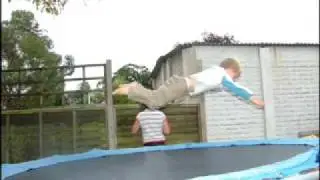 Trampoline Stunts (Pictures)