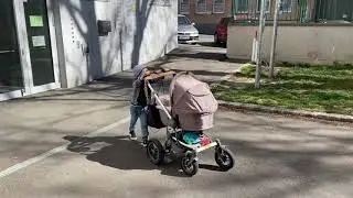 УКАТИЛАСЬ КОЛЯСКА С БРАТИКОМ