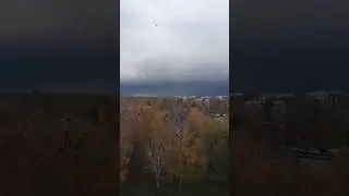 Осеннее хмурое небо