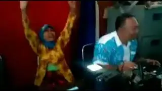 KEJADIAN LUCU SAAT FOTO KTP BIKIN NGAKAK