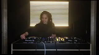 Moombahton | NV |