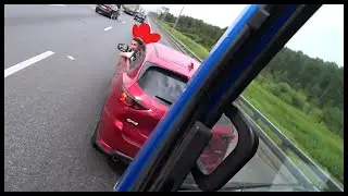 Петушиный герой | Держим обочину на МКАД.