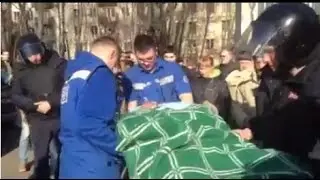 Задержание полиции привело к вмешательству Скорой помощи. Так строят "Тимирязев Парк"