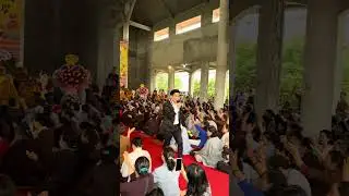 Hôm qua Hà viết sách, hôm nay Hà đi hát Chùa  