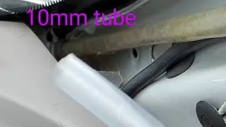 Clogged drain unclogging Volvo V50 sunroof #automobile #mechanic #volvo #clogged