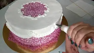 Торт для девушки на день рождения! Как украсить кремовый торт!