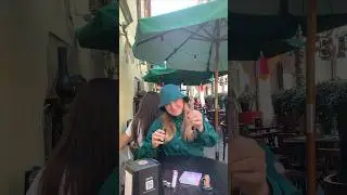Що у сумочках наших офіціантів? 🫢