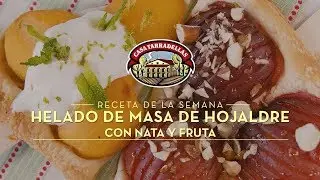 Helado de masa hojaldre con nata y fruta