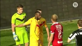 Вратарь бельгийского клуба в гневе бросил мяч в лицо болбою