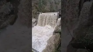 Бурный поток Беслетской ГЭС. Находится недалеко от Сухума. #абхазия #гидсочи #экскурсияабхазия