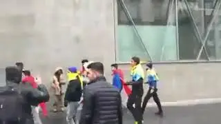 Драка Азери наказывает Курдскых шакалов